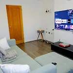 Luxurious 2 Beds Urban Glint By Goo Living