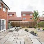 Close To Warwick University - Clover Way By Ty Sa