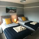 Wyken House - 3 Bedroom House Coventry - Sleeps 5