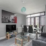 4 Bedroom House Coventry Sleep 7