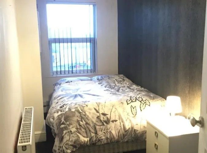Private Double Room Near City Centre, Coventry
