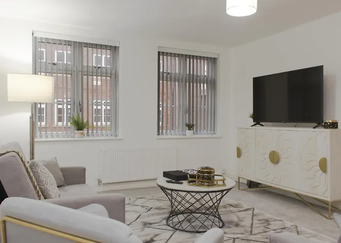 Just Launched! Modern 2-Bed Flat - Sleeps 6 - Free Parking