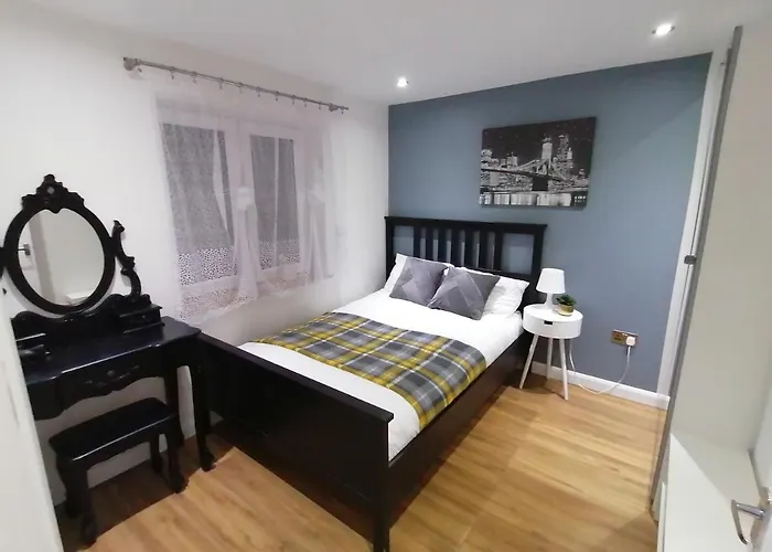 Lovely 2-Bed Apartment In Coventry