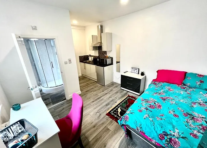 1-Bed Studio Flat With Free City Centre Parking Cv1