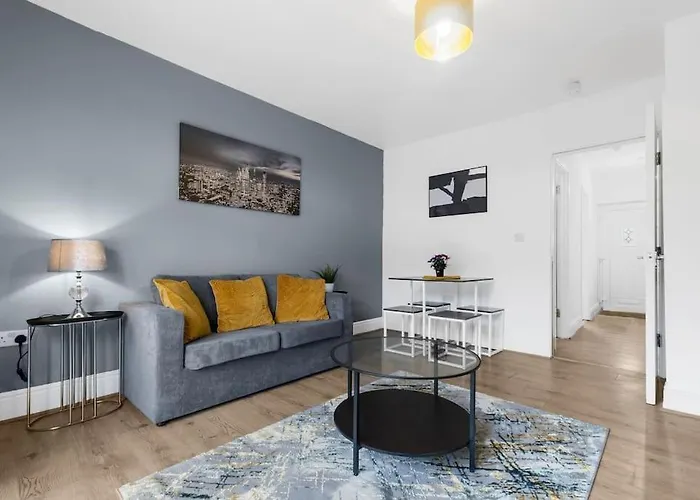 Cv1 Exclusive Contractors & Travellers Home 5 Min To Ricoh Arena 5 Mins To City Centre 2X Free Car Parking Spaces Free Wifi Free Netflix Sleeps 8