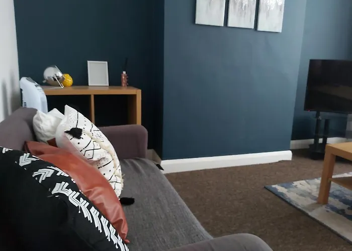 Comfy 4 Bed Home Away From Home