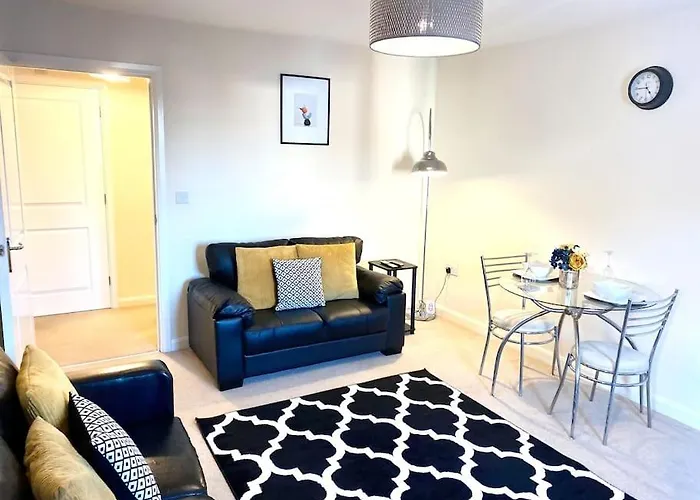 Amazing 2-Bed City Centre Apt With Parking
