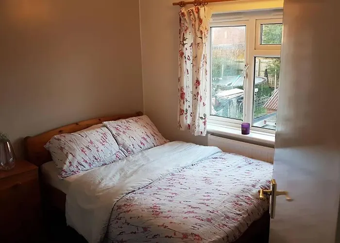 Two Bedroom Maisonette Close Towarwick Uni