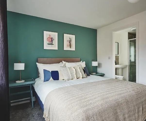 Coventry Home For 6+2, 150Mbp Wi-Fi + Parking