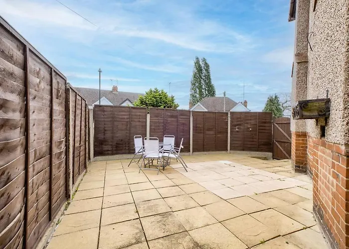 Low Rate - Coventry For 3 Bedroom House With Garden, Free Netflix And Unlimited Wi-Fi - Driveway Parking - Agc