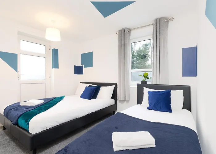 Comfy 2Br Apartment With Balcony - Waterlily