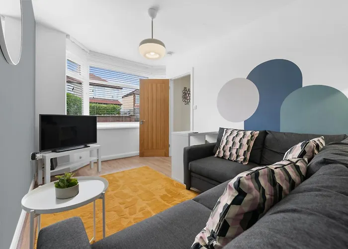 Warwick Uni-Modern 3 Bed House Free Parking, Wifi, Garden