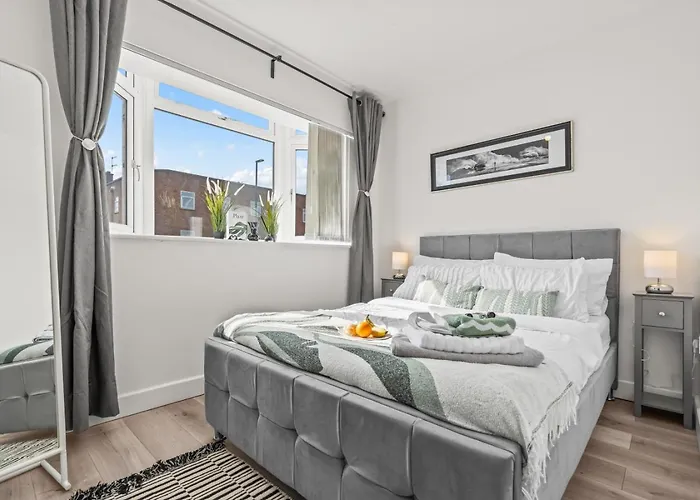 Charming 2Br Home In Coventry Free Street Parking