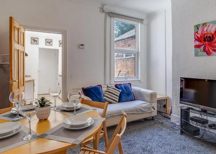 Stayzo House Accommodation- Coventry Free Parking