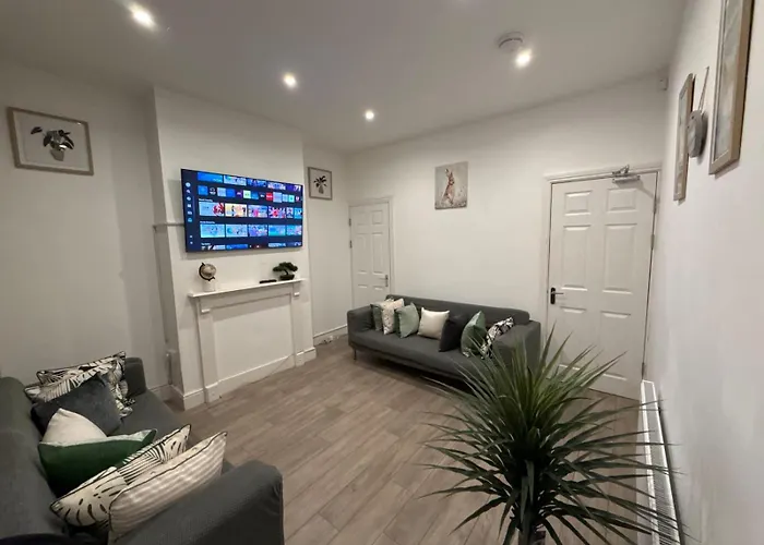 Double Rooms - Near City And Uni