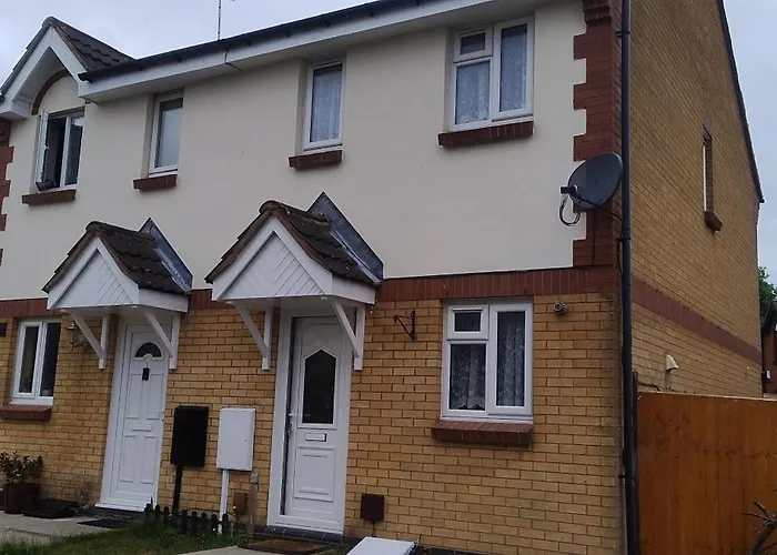 Entire 2 Bedroom Home With Parking In Coventry, Uk
