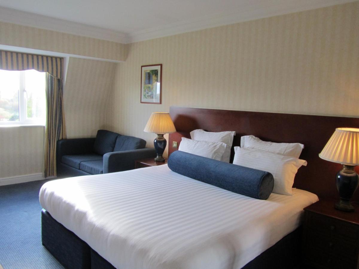 Windmill Village Hotel, Golf Club & Spa, Bw Signature Collection 4*