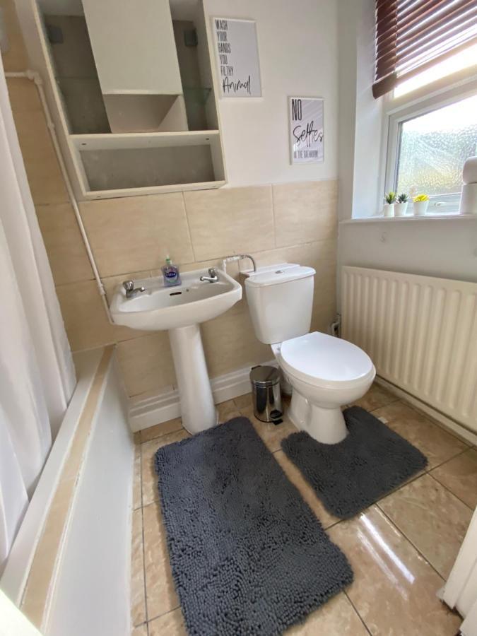 Stayzo House Accommodation- Free Parking Apartamento Coventry