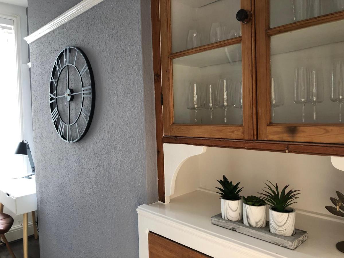 Cosy House, City Centre, Free Parking, Sleeps 5, By Empower Homes * Coventry