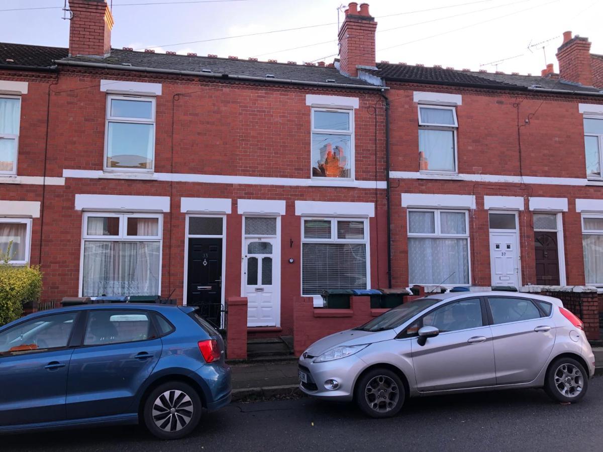 Cosy House, City Centre, Free Parking, Sleeps 5, By Empower Homes
