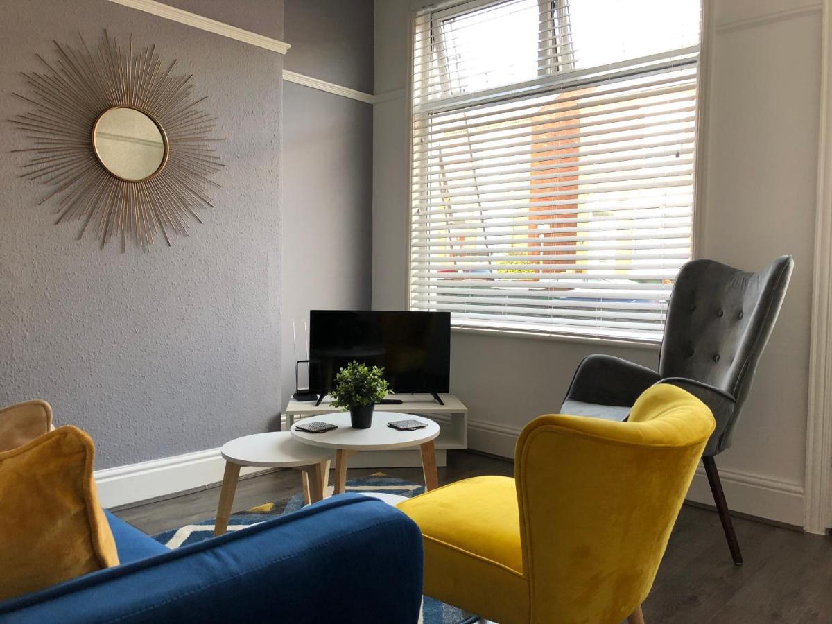 Cosy House, City Centre, Free Parking, Sleeps 5, By Empower Homes Apartamento Coventry