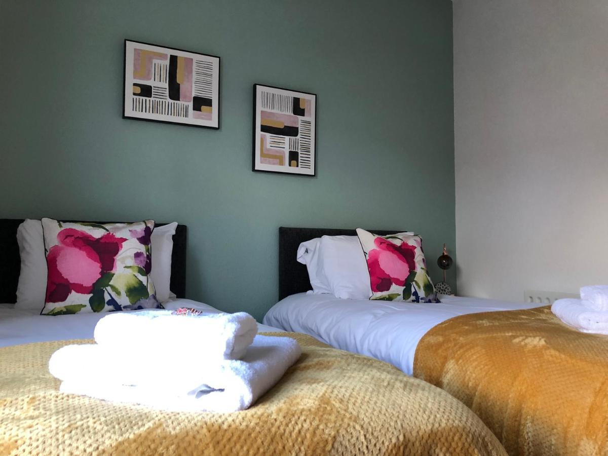 Cosy House, City Centre, Free Parking, Sleeps 5, By Empower Homes * Coventry