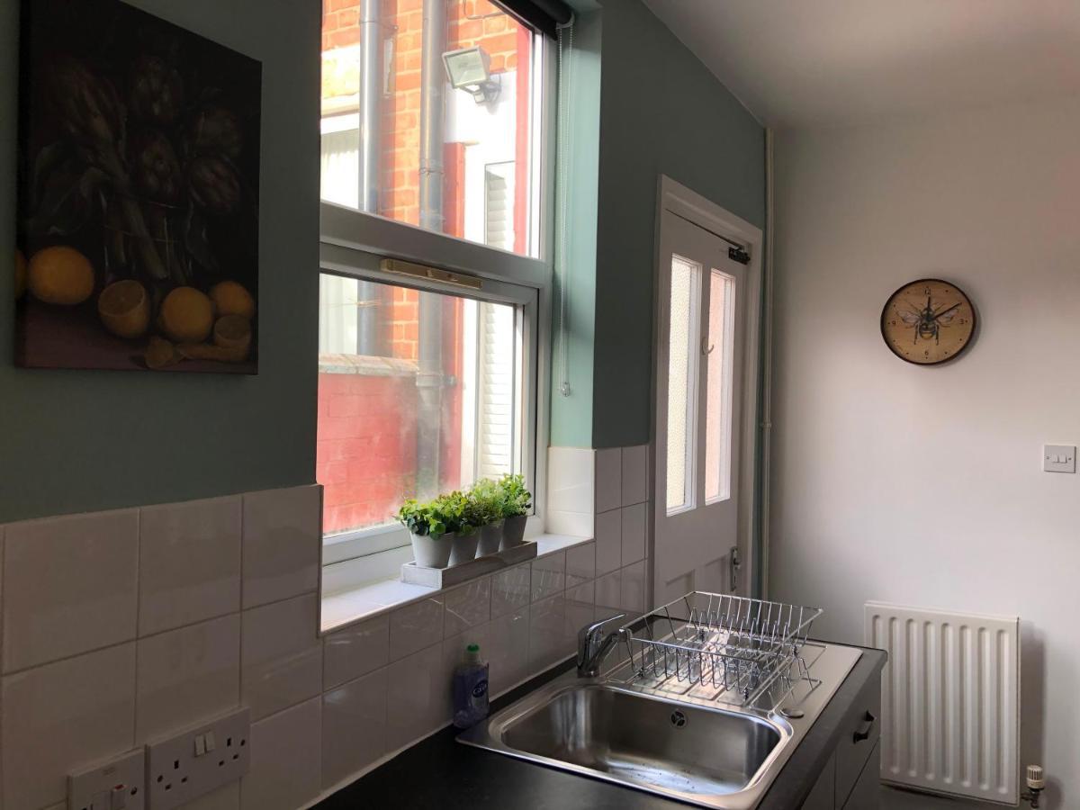 Cosy House, City Centre, Free Parking, Sleeps 5, By Empower Homes Coventry