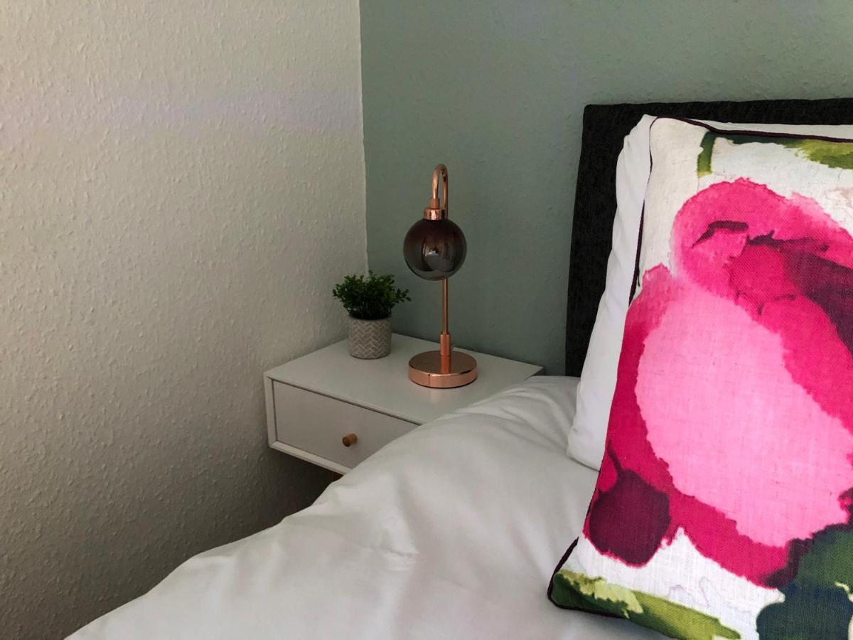 Cosy House, City Centre, Free Parking, Sleeps 5, By Empower Homes Apartamento
