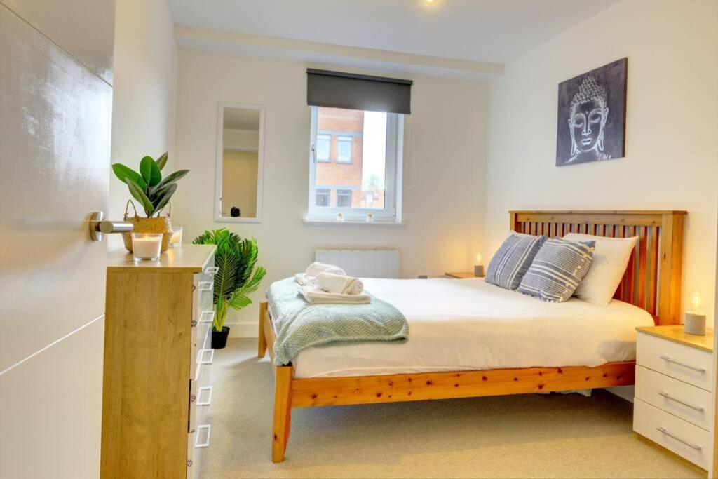 Modern & Stylish 2br - Queens House Apartamento Coventry
