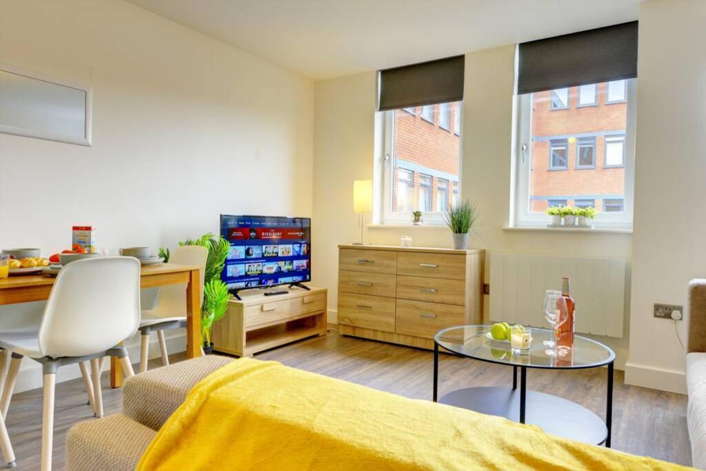 Apartamento Modern & Stylish 2br - Queens House Coventry