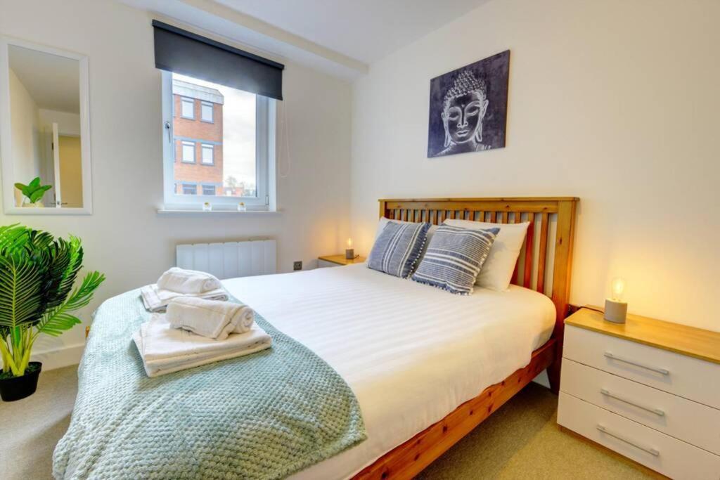Modern & Stylish 2br - Queens House