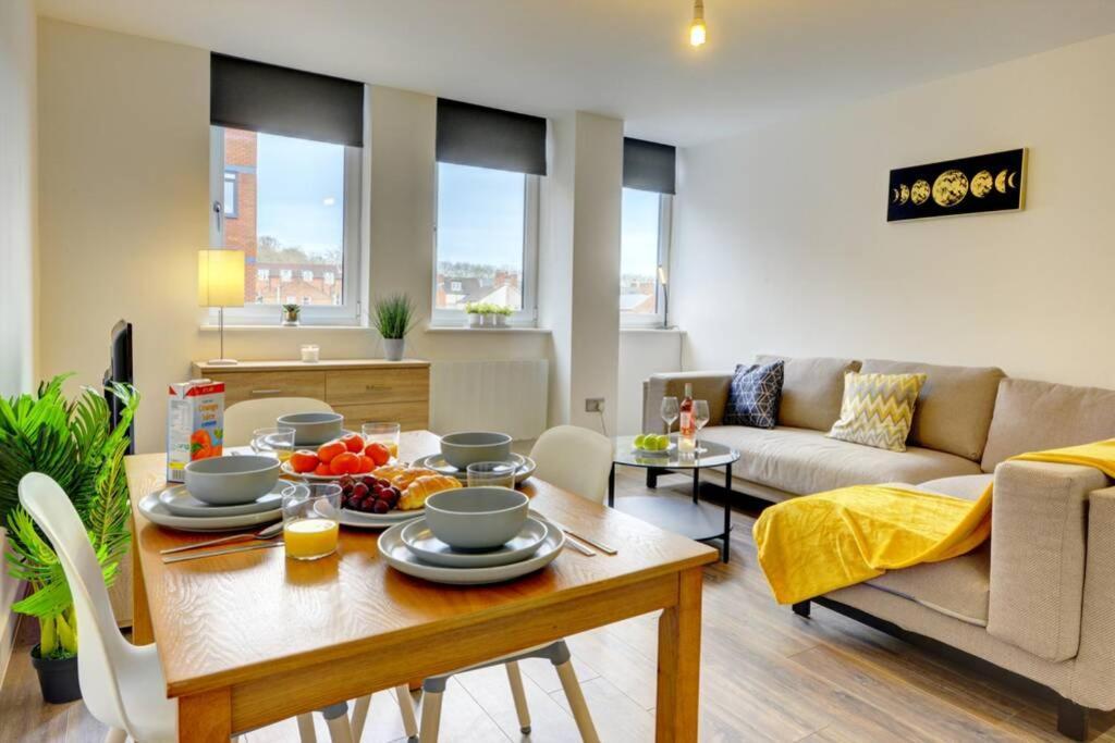 Modern & Stylish 2br - Queens House