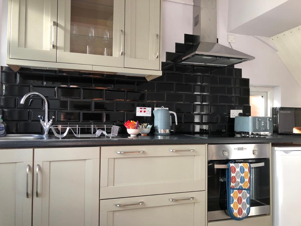 Modern House, Private Parking, A45 A46, Sleeps 6, By Empower Homes * Coventry