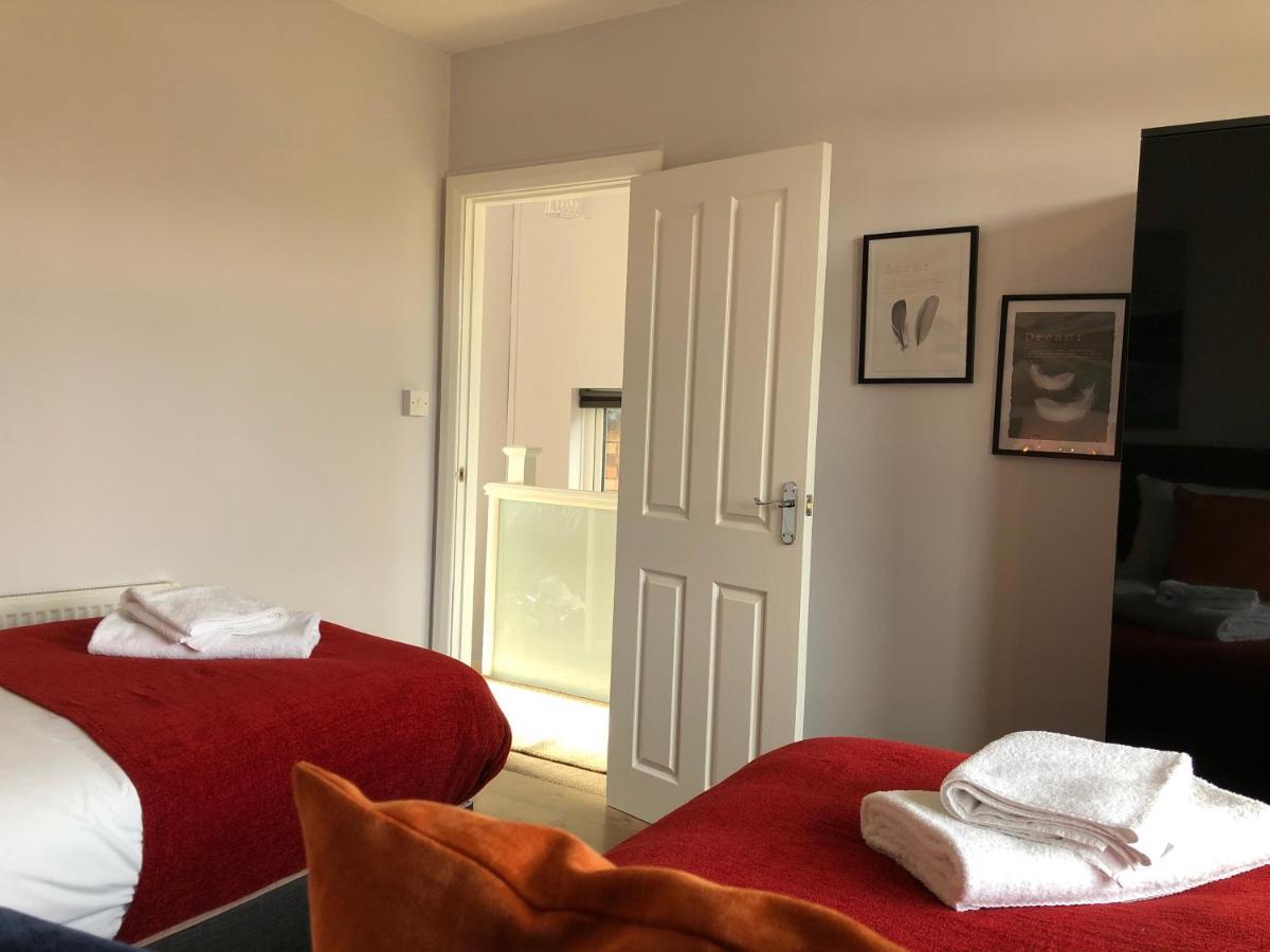 Apartment Modern House, Private Parking, A45 A46, Sleeps 6, By Empower Homes Coventry
