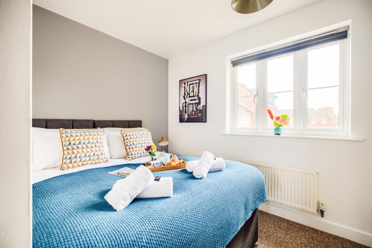 Contemporary House, M6, Cbs Arena - Ricoh, Private Parking, Sleeps 5, By Empower Homes Holiday home *
