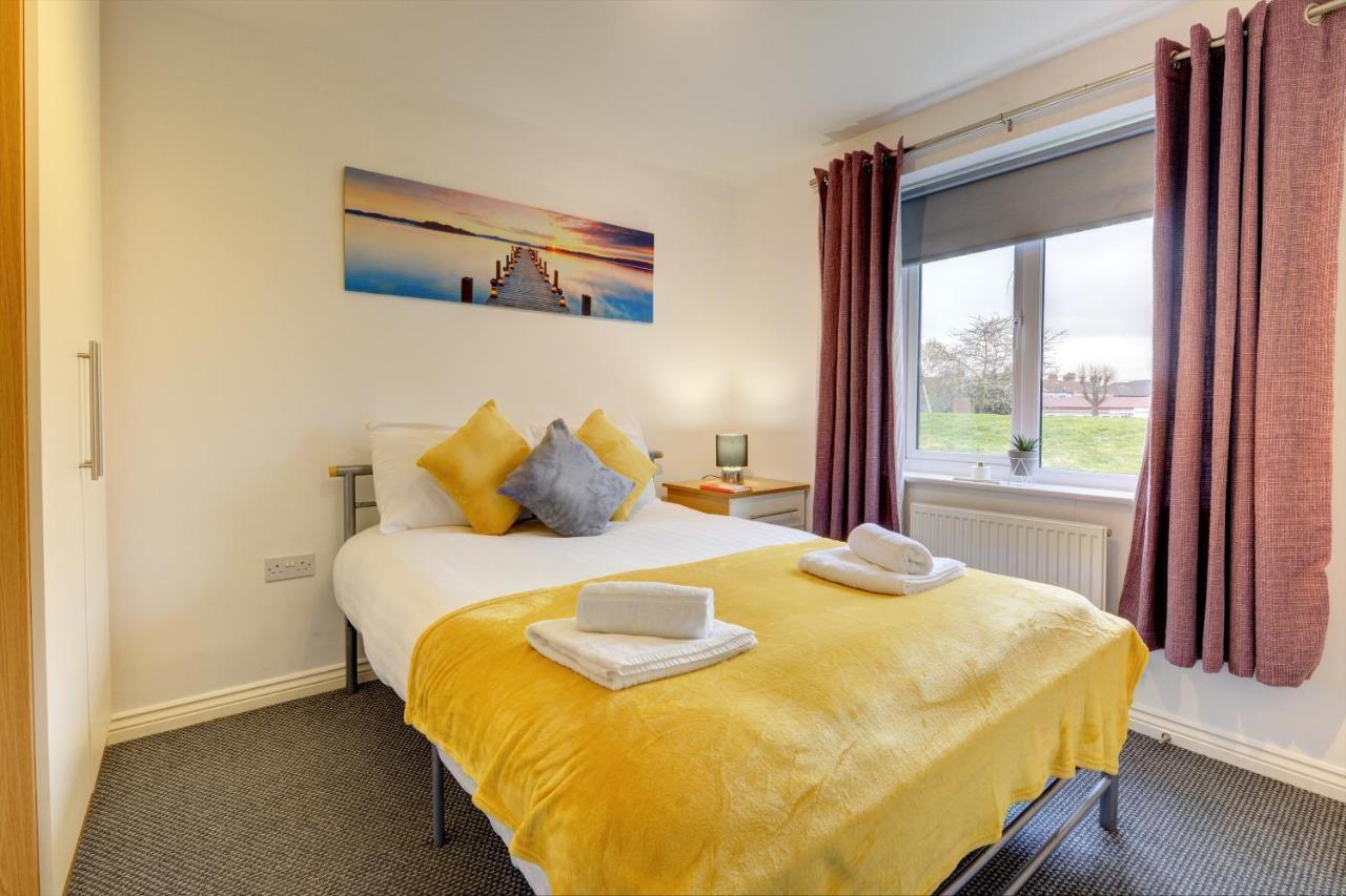 2-br Apartment, En-suite, Allocated Parking, Next To Playground * Coventry