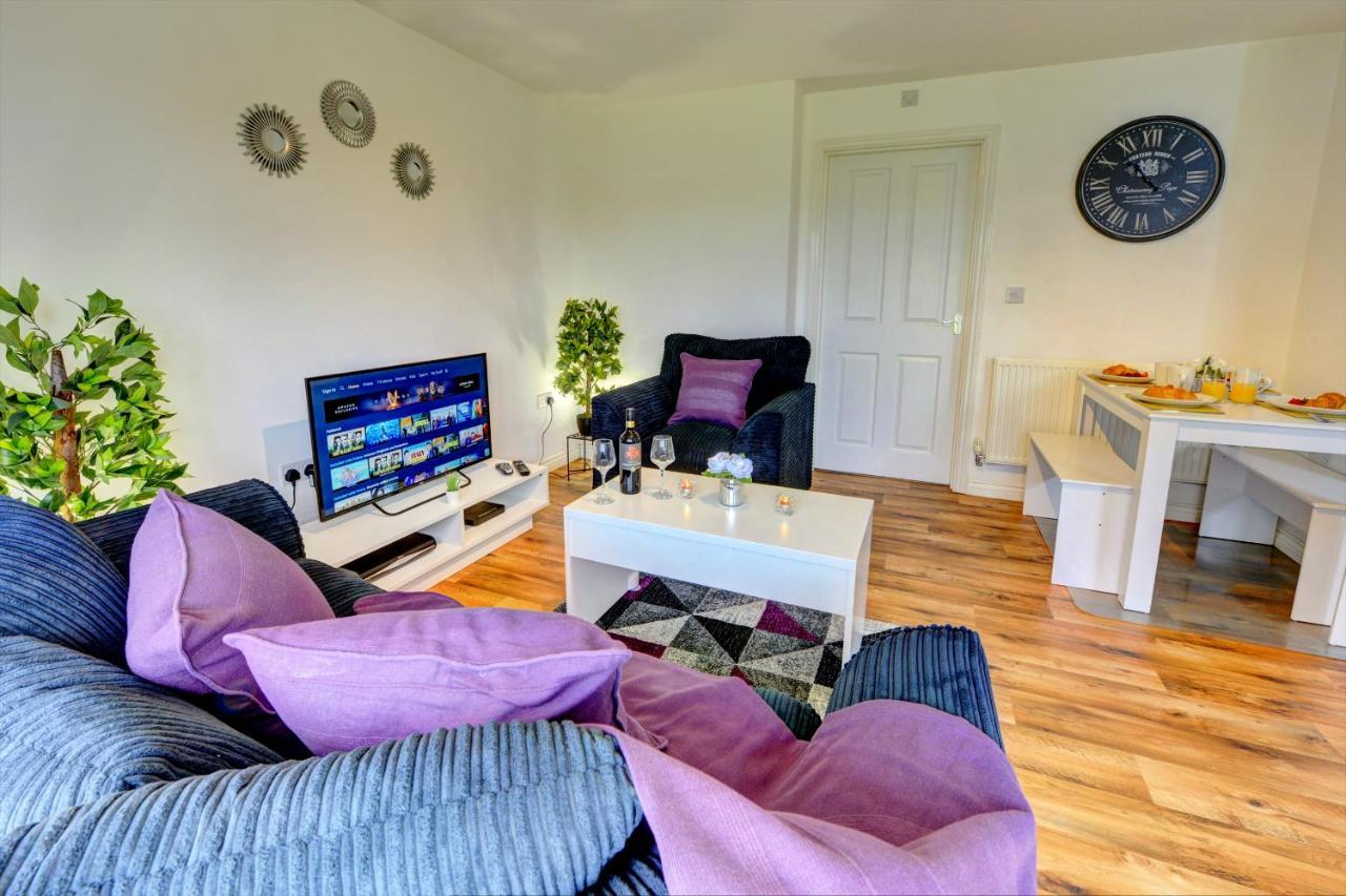 2-br Apartment, En-suite, Allocated Parking, Next To Playground Apartment