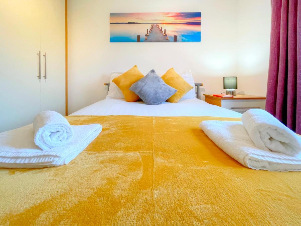 2-br Apartment, En-suite, Allocated Parking, Next To Playground Apartment *