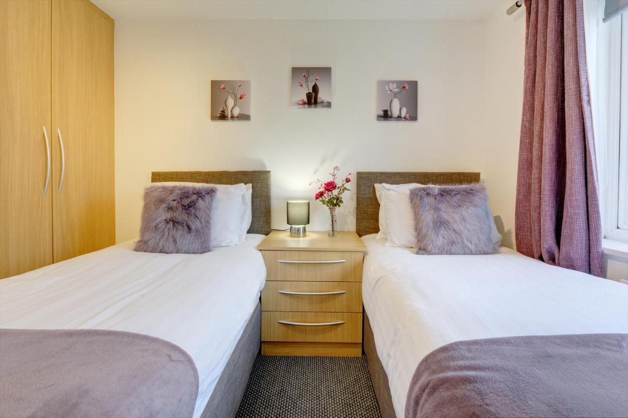 2-br Apartment, En-suite, Allocated Parking, Next To Playground Apartment Coventry