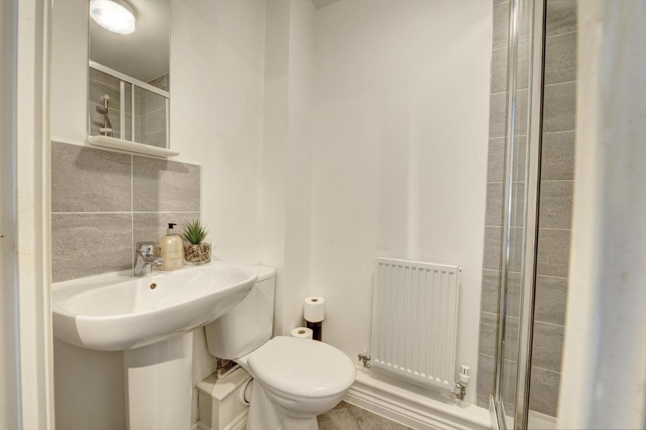 Apartment 2-br Apartment, En-suite, Allocated Parking, Next To Playground