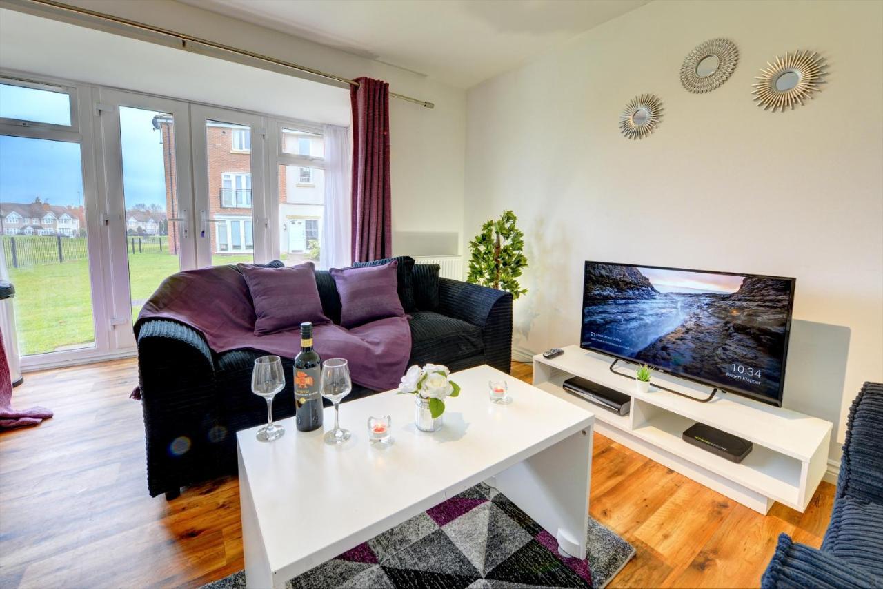 2-br Apartment, En-suite, Allocated Parking, Next To Playground Apartment Coventry