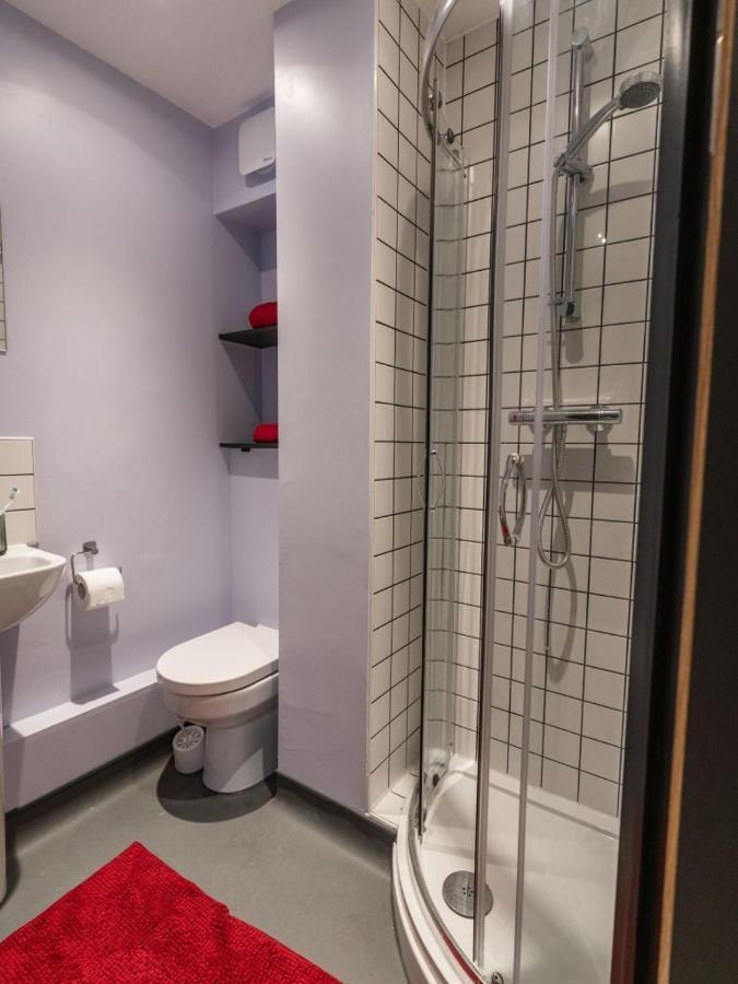 Apartment Modern And Trendy At Sherbourne Village In *