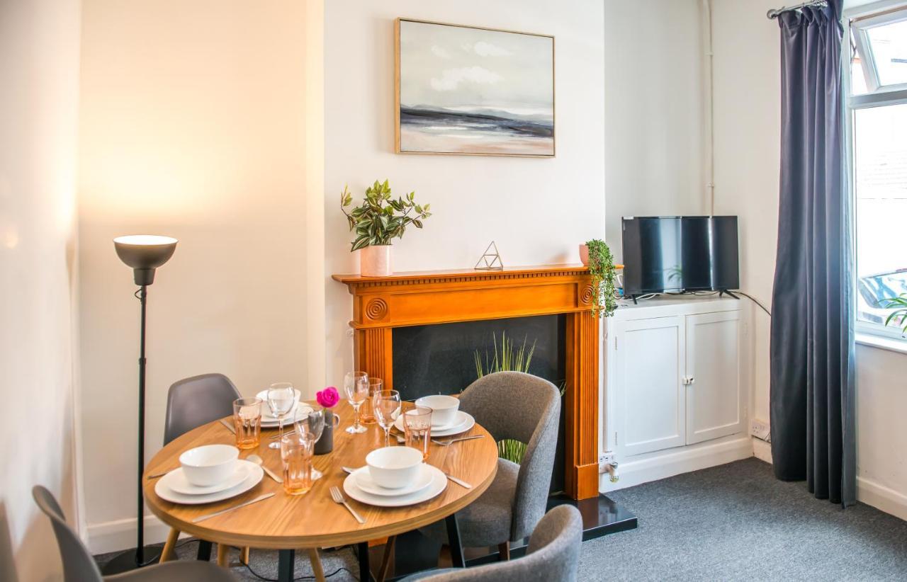 Ranby House - Cosy 2 Bed Home With Free Parking & Netflix By Rocketbnb * Coventry