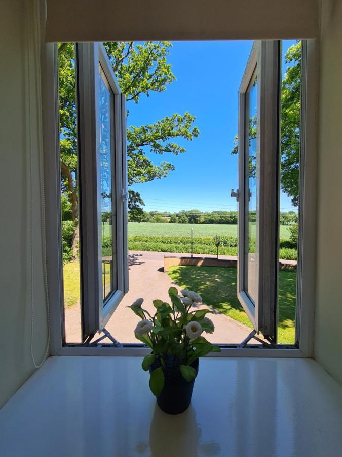 Apartment Beautiful Country Apartment, Rated Exceptional Coventry