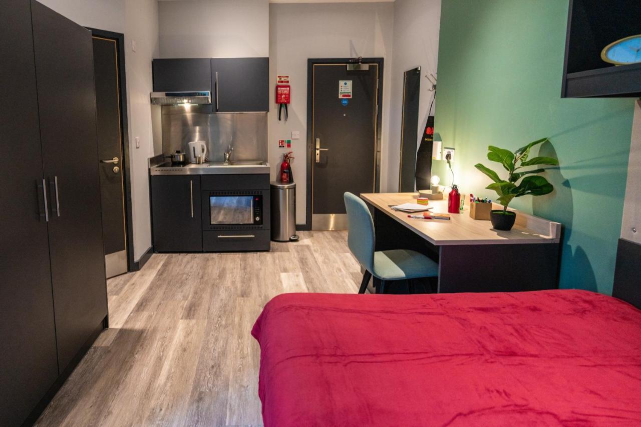 Apartment Modern And Trendy At Sherbourne Village In *