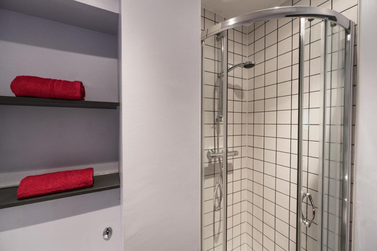 Apartment Modern And Trendy At Sherbourne Village In Coventry