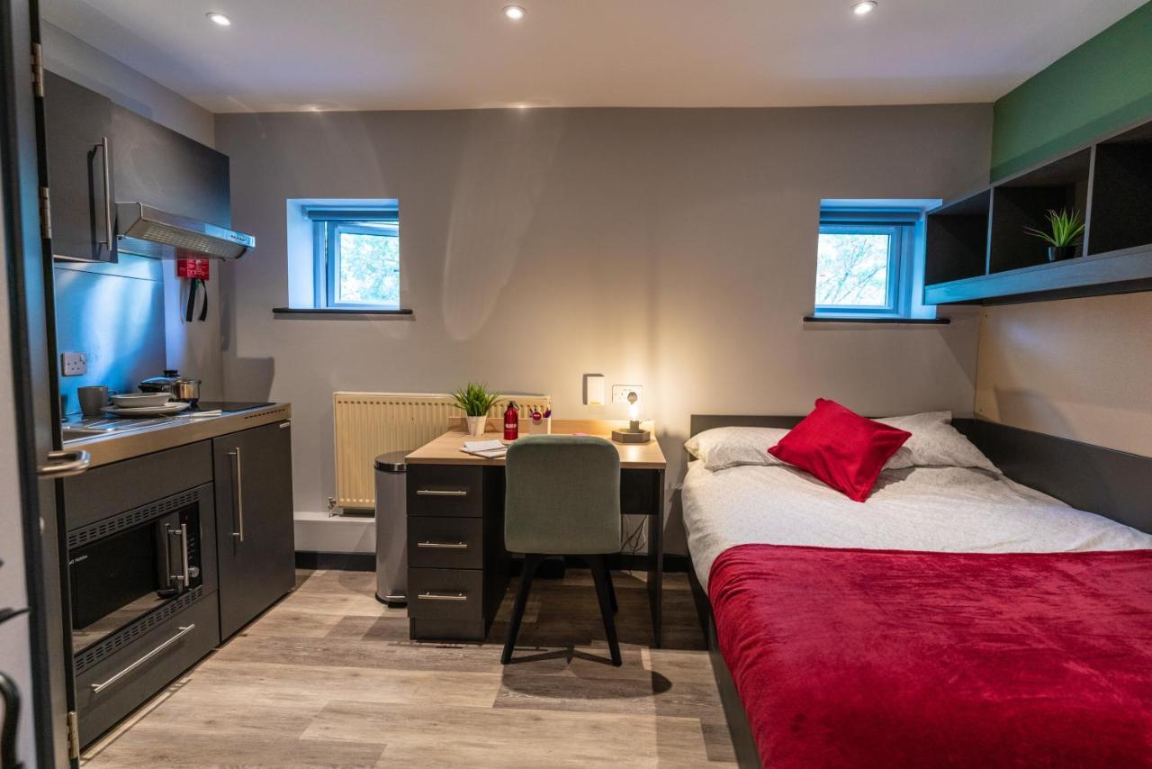 Apartment Modern And Trendy At Sherbourne Village In *