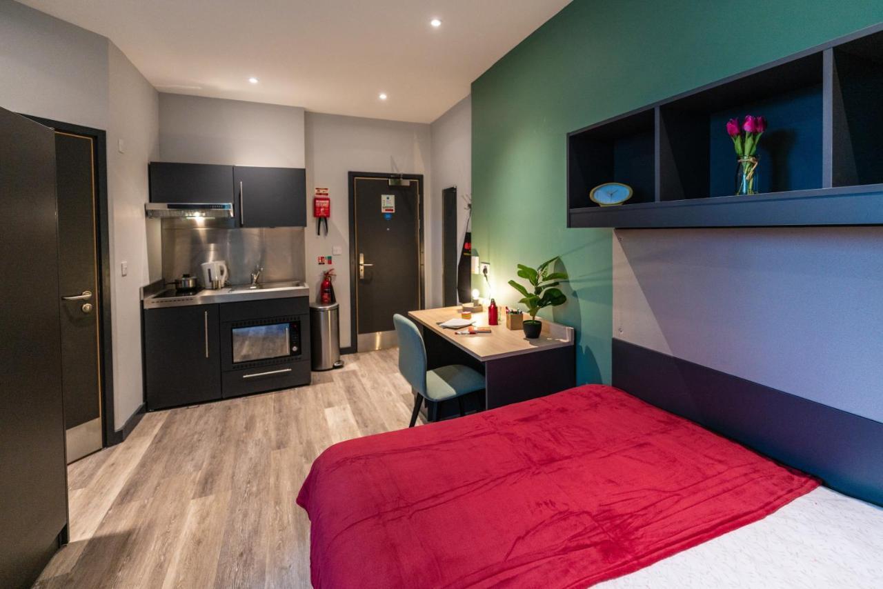 Modern And Trendy At Sherbourne Village In * Coventry