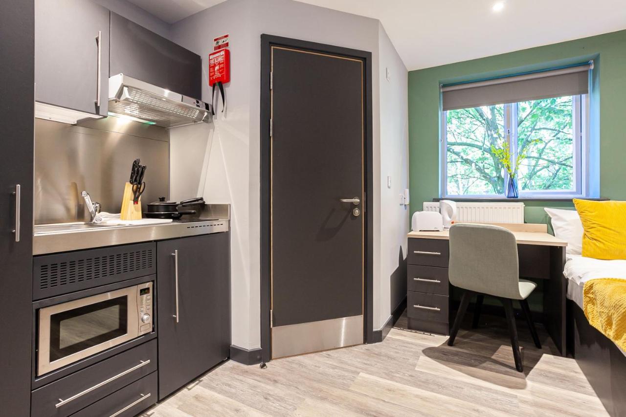 Apartment Modern And Trendy At Sherbourne Village In *