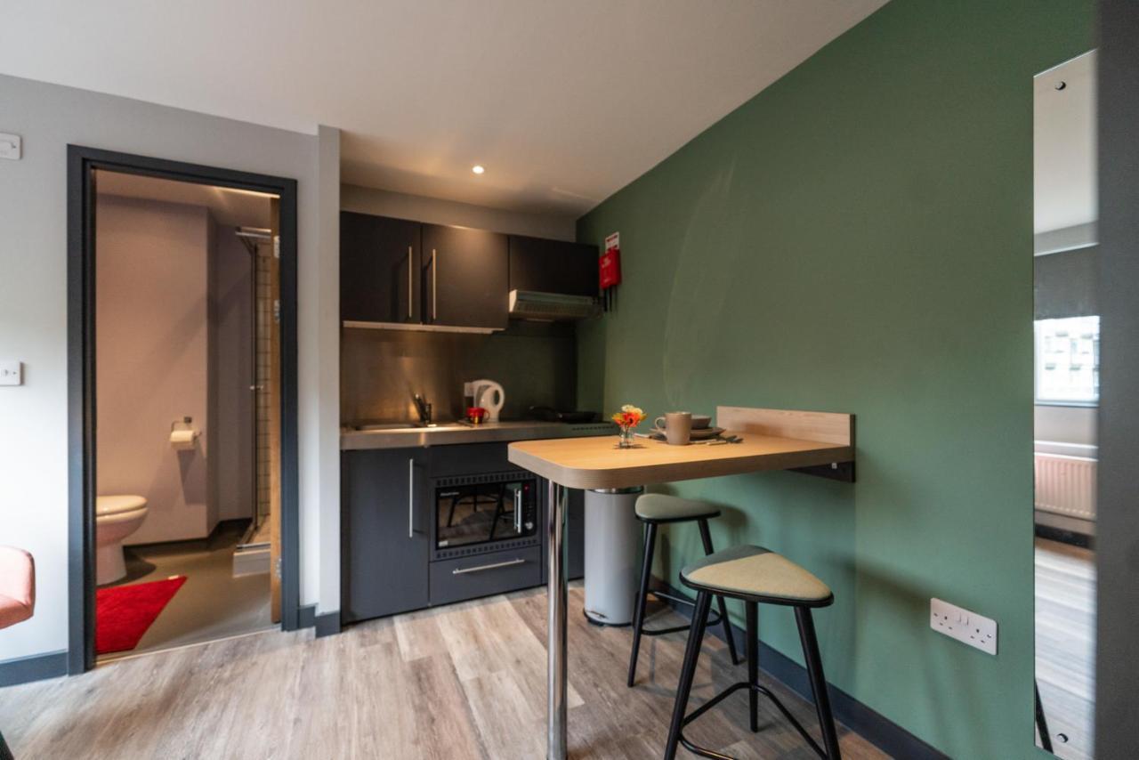 Apartment Modern And Trendy At Sherbourne Village In